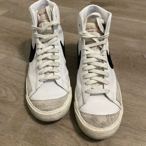 Nike blazers size 9, women’s